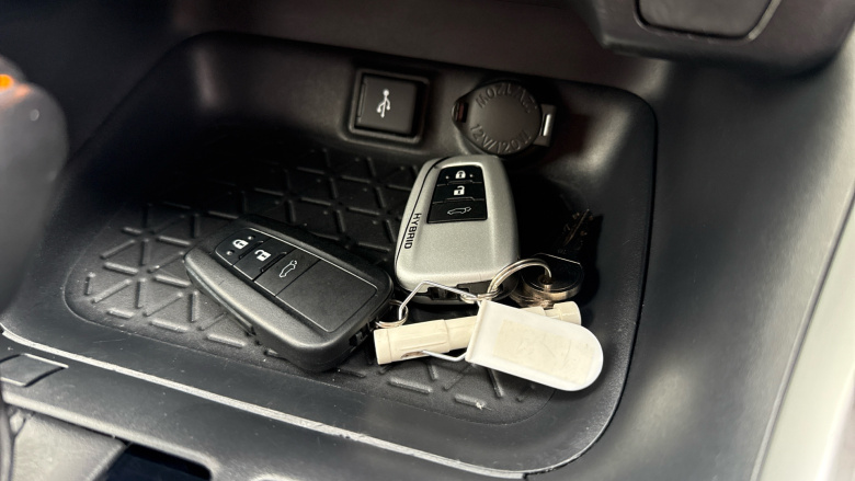 Toyota RAV4 2.5 VVT-i Hybrid Design 5dr CVT Hybrid Estate